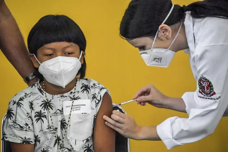 Guilherme Cortez propõe obrigatoriedade de vacinação contra Covid-19 para crianças e adolescentes