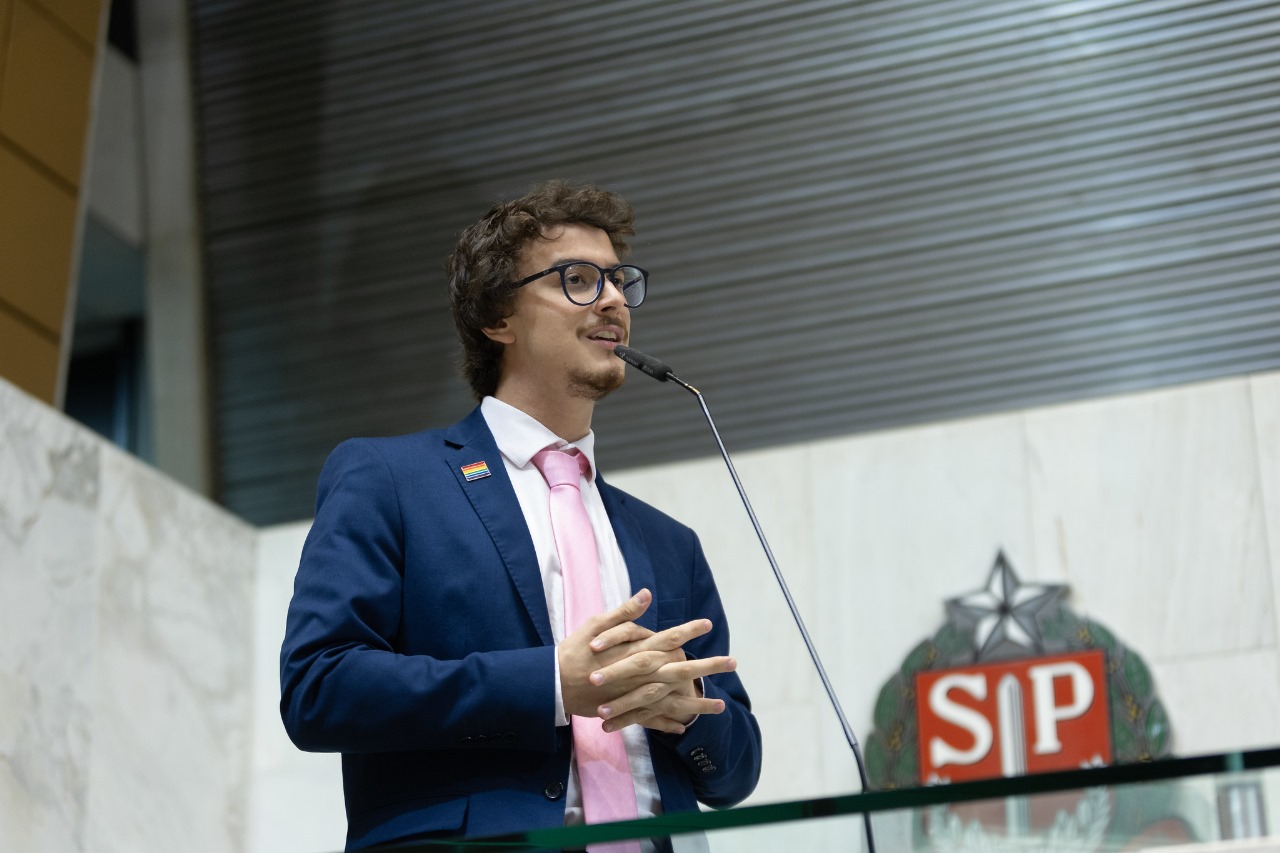Primeira Lei sancionada de Guilherme Cortez amplia direitos a alunos com deficiência