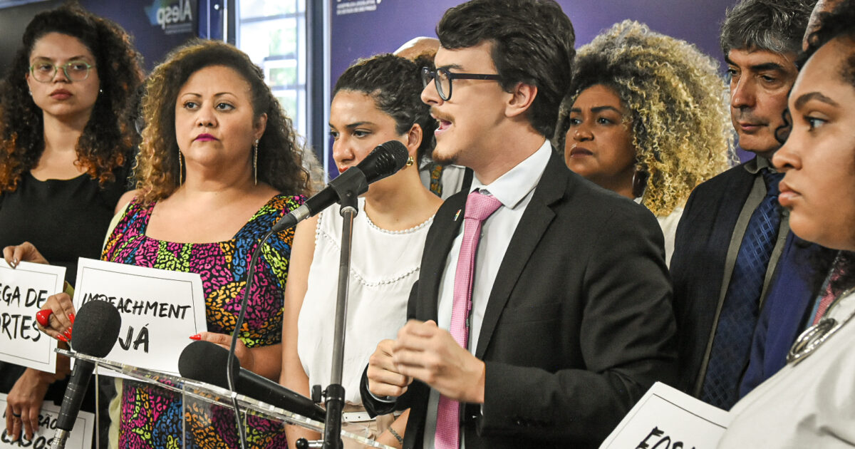 Pedido de impeachment de Tarcísio de Freitas é protocolado pela oposição na Assembleia Legislativa de SP